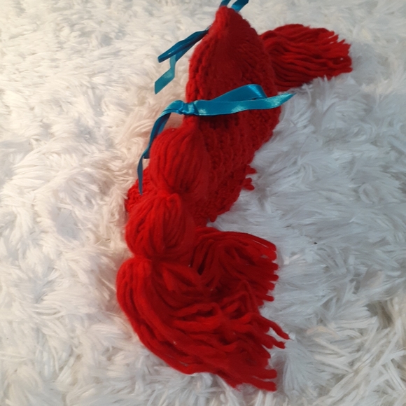 Adult Women's Winter Hat Party Costume Accessory Braided Pigtail Wig Red. - Picture 7 of 7